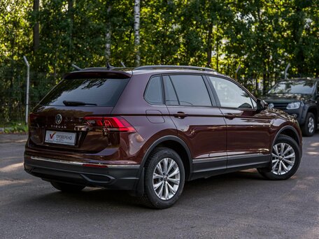 2021 Volkswagen Tiguan II Рестайлинг, коричневый, 2018000 рублей, вид 2