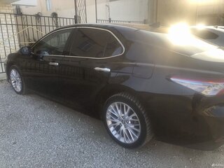 2019 Toyota Camry VIII (XV70), чёрный, 2450000 рублей, вид 4