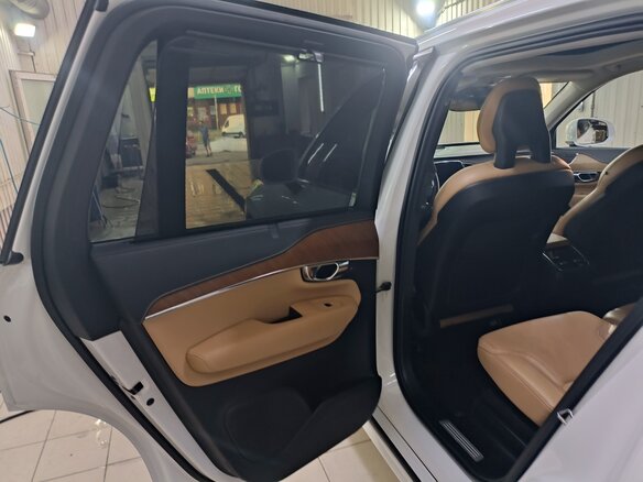 2022 Volvo XC90 II Рестайлинг 1, белый, 4850000 рублей - вид 34