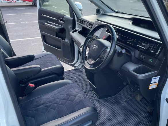 2016 Honda Stepwgn Spada V, белый, 1720000 рублей - вид 15