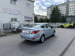 2013 Hyundai Solaris I, серый, 675000 рублей, вид 4