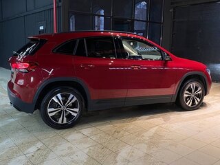 2020 Mercedes-Benz GLA 250 II (H247), красный, 4590000 рублей, вид 4