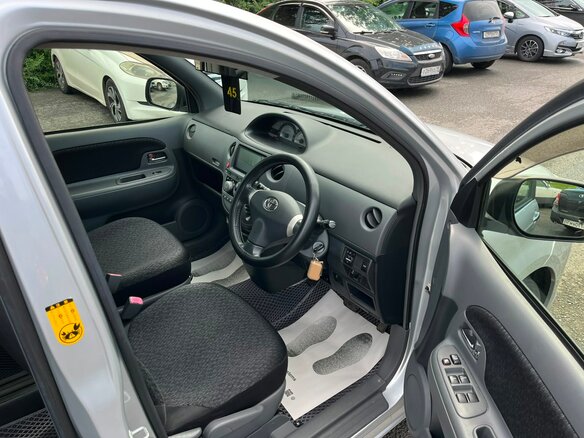 2013 Toyota Sienta I Рестайлинг 2, серый, 999000 рублей - вид 14
