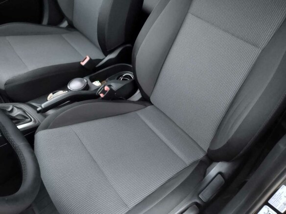2018 Hyundai Solaris II, чёрный, 1200000 рублей - вид 5