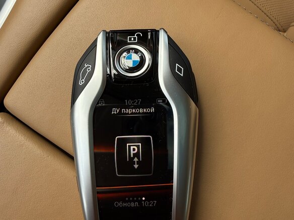 2016 BMW 7 серии 750i xDrive VI (G11/G12), чёрный, 3400000 рублей - вид 5