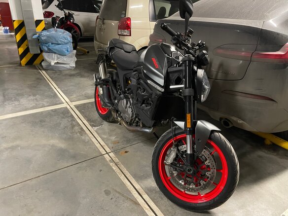 2021 Ducati Monster 937, серый, 900000 рублей