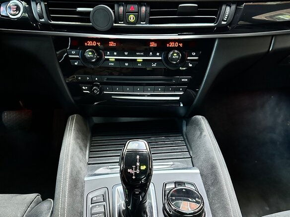 2015 BMW X6 50i II (F16), чёрный, 2100000 рублей - вид 20