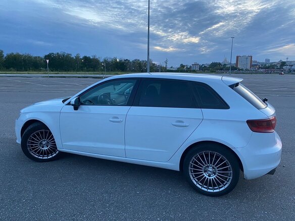 2013 Audi A3 III (8V), белый, 1150000 рублей - вид 2