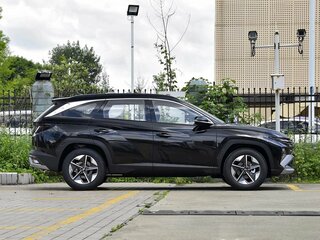 2026 Hyundai Tucson IV Рестайлинг, чёрный, 3800000 рублей, вид 4