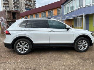 2017 Volkswagen Tiguan II, белый, 2150000 рублей, вид 4