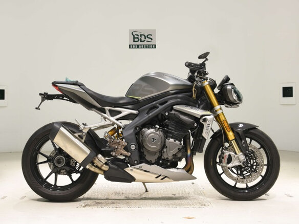 2022 Triumph Speed Triple, серый, 1270000 рублей