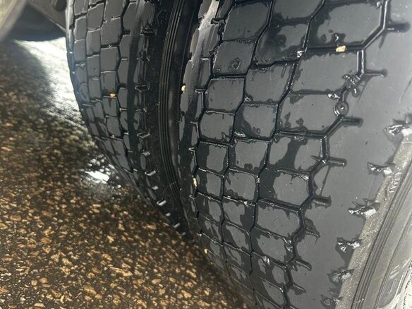 2016 Mercedes-Benz Atego, красный, 8700000 рублей - вид 1