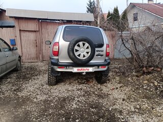 2004 Chevrolet Niva I, серебристый, 750000 рублей, вид 3