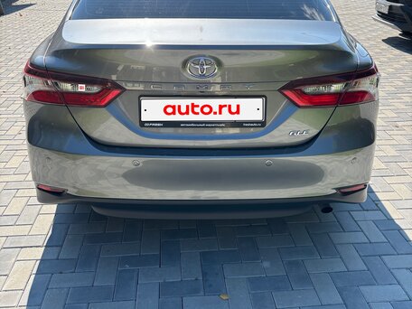 2022 Toyota Camry VIII (XV70) Рестайлинг, серый, 2750000 рублей, вид 3