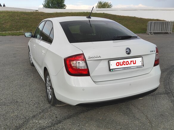 2018 Skoda Rapid I Рестайлинг, белый, 980000 рублей - вид 10
