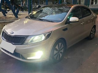 2013 Kia Rio 4-speed III, бежевый, 930000 рублей, вид 2