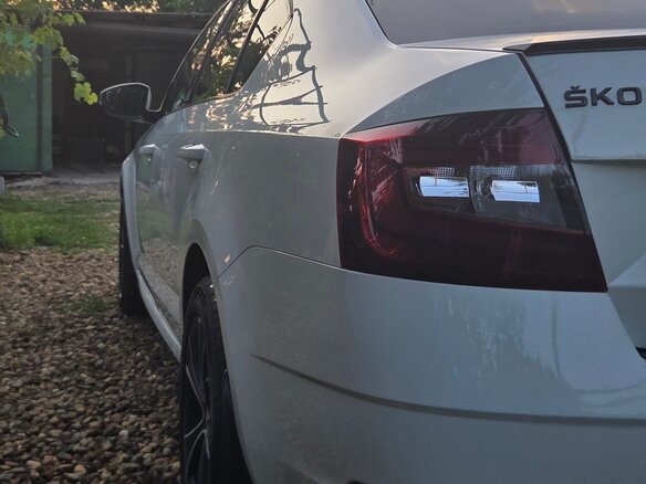 2017 Skoda Octavia III (A7) Рестайлинг, белый - вид 7