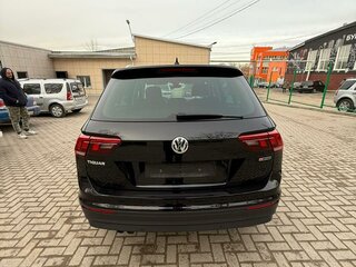 2020 Volkswagen Tiguan II, чёрный, 2900000 рублей, вид 3