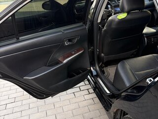 2017 Toyota Camry VII (XV50) Рестайлинг, чёрный, 2000000 рублей, вид 5