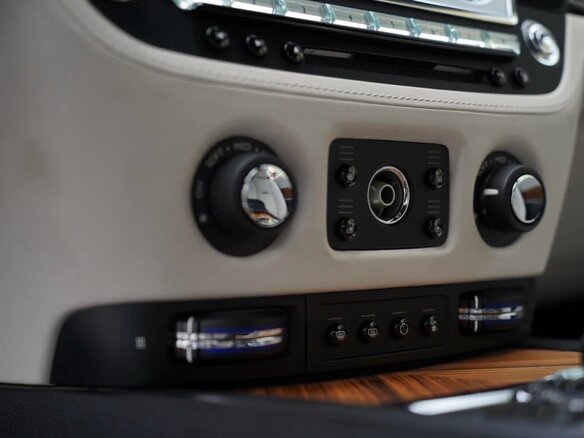 2014 Rolls-Royce Wraith, чёрный, 12950000 рублей - вид 20