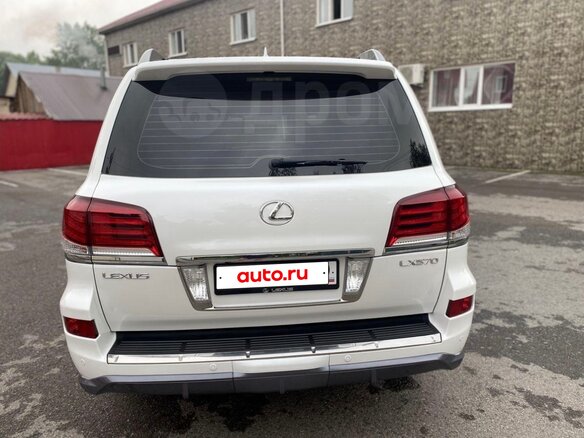 2013 Lexus LX 570 III Рестайлинг, белый, 4900000 рублей - вид 2