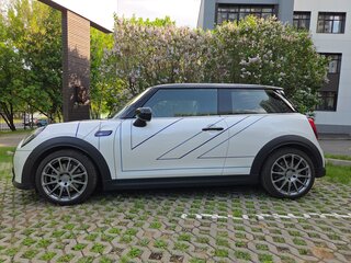 2023 Mini Hatch Cooper S III (F55/F56) Рестайлинг 2, белый, 4500000 рублей, вид 5