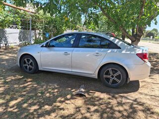2012 Chevrolet Cruze I, серебристый, 850000 рублей, вид 4