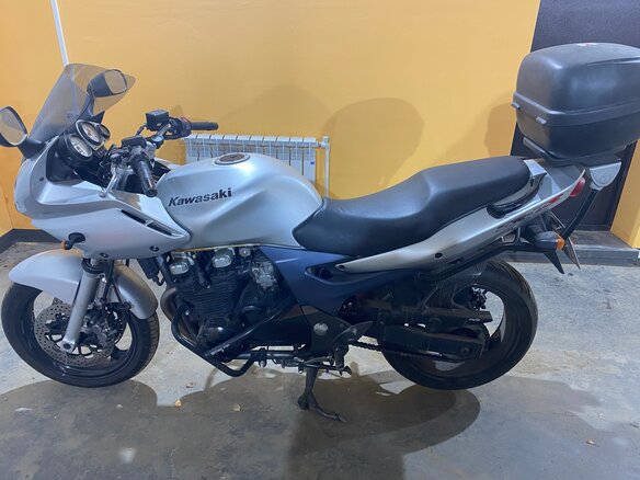 2002 Kawasaki ZR-7, серебристый, 305000 рублей - вид 1