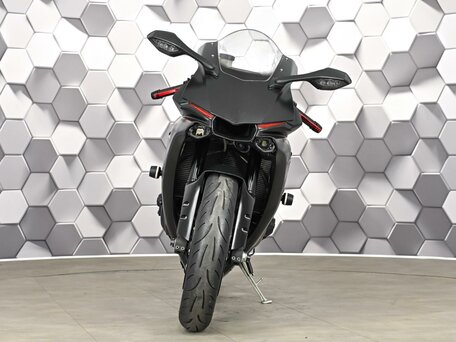 2016 Yamaha YZF-R1, чёрный, 1199000 рублей, вид 5