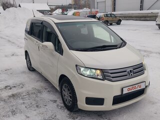 2012 Honda Freed I Рестайлинг, белый, 1260000 рублей, вид 2