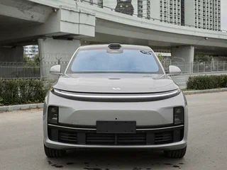 2025 Li Auto (Lixiang) L7 52.3 kWh I Рестайлинг, серебристый, 10690000 рублей, вид 2