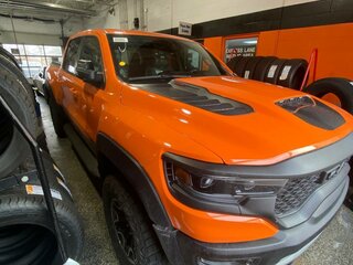 2022 Ram 1500 Crew Cab TRX V, оранжевый, 12983430 рублей, вид 3