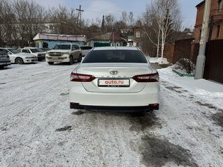 2019 Toyota Camry VIII (XV70), белый, 3200000 рублей, вид 4