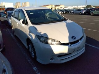 2011 Toyota Wish II, белый, 1520000 рублей, вид 3