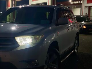 2013 Toyota Highlander II (XU40) Рестайлинг, белый, 2000000 рублей, вид 3
