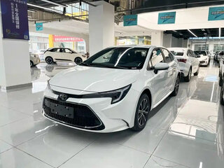 2025 Toyota Corolla XII (E210), белый, 1900000 рублей, вид 3