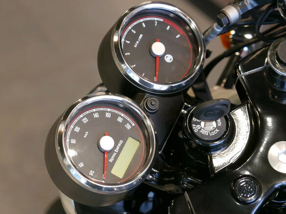 2025 Royal Enfield Continental GT, белый, 680000 рублей - вид 6