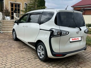 2019 Toyota Sienta II Рестайлинг, белый, 1800000 рублей, вид 5
