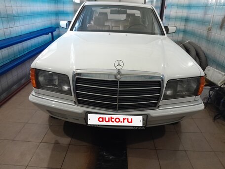 1983 Mercedes-Benz S-Класс 380 II (W126), белый, 1250000 рублей, вид 2