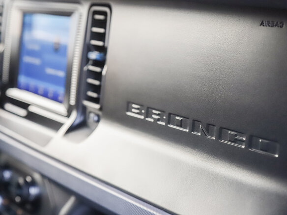 2021 Ford Bronco VI, жёлтый, 6847128 рублей - вид 15