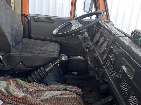 2006 КамАЗ 6520, оранжевый, 1350000 рублей, вид 5