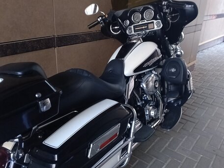 2005 Harley-Davidson Electra Glide, чёрный, 650000 рублей, вид 4