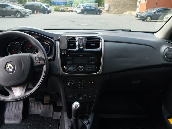 2018 Renault Logan II, белый, 880000 рублей - вид 10