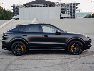 2021 Porsche Cayenne Turbo S E-Hybrid Coupé III, чёрный, 13500000 рублей, вид 2