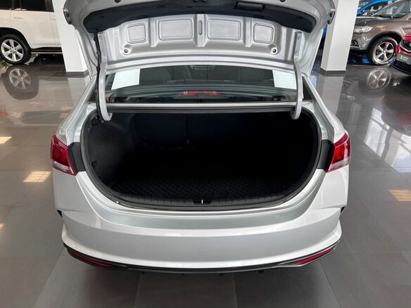 2021 Hyundai Solaris II Рестайлинг, серебристый, 1475000 рублей - вид 6