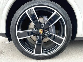 2021 Porsche Cayenne III, серый, 7640000 рублей, вид 4