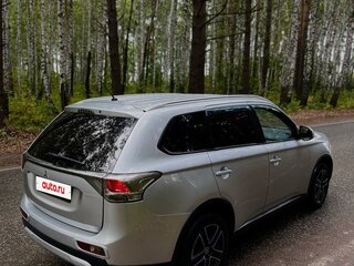 2014 Mitsubishi Outlander III, серый, 1130000 рублей, вид 4