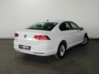 2018 Volkswagen Passat B8, белый, 1899000 рублей, вид 4