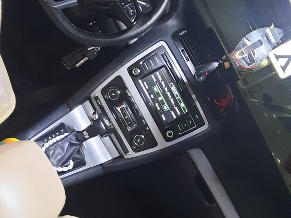 2011 Skoda Octavia II (A5) Рестайлинг, белый, 1600000 рублей - вид 13