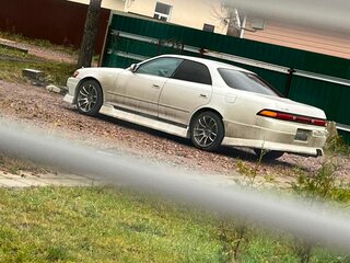 1992 Toyota Mark II VII (X90), белый, 700000 рублей, вид 3